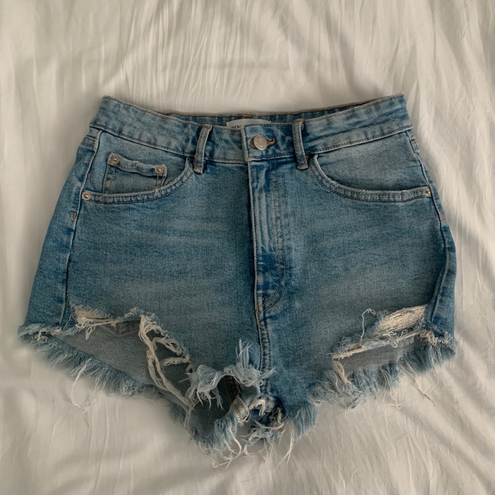 Zara light wash stretchy shorts